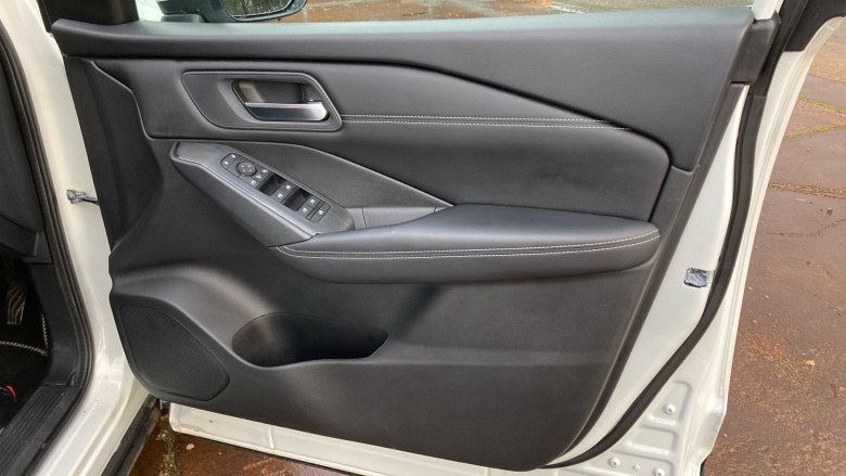 Nissan Qashqai 1.3 DiG-T MH 158 Acenta Premium 5dr Xtronic Petrol Hatchback